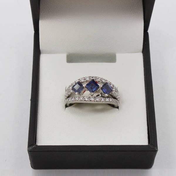 Diamond, Sapphire & Gold Ring (0.14 Carats/ SPH-0.92 Carats) Jewelry